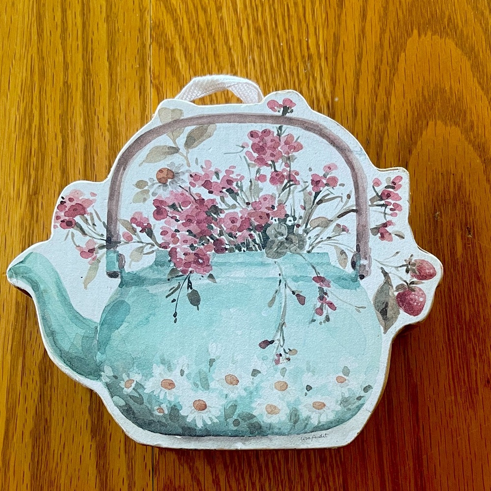 Floral Teapot Shaped Wall Decor 🌺